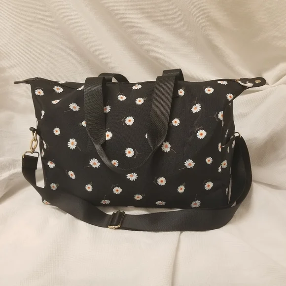 Alice + Olivia Daisy Print Travel Bag - Picture 11 of 16